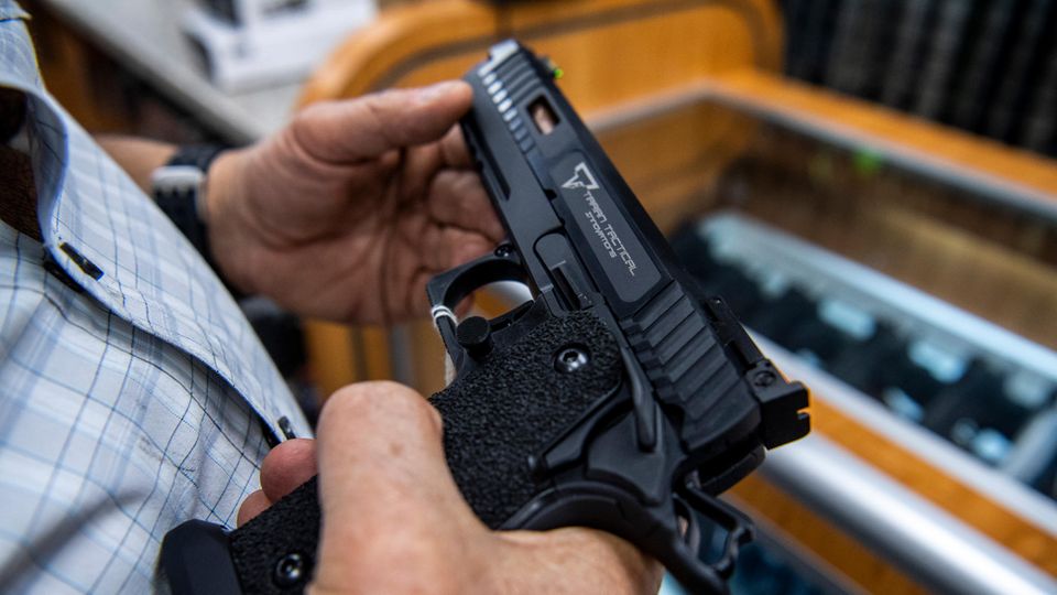Texas Menschen Geben Waffen Ab F r Gutschein Manche Kaufen Davon texas-menschen-geben-waffen-ab-f-r-gutschein-manche-kaufen-davon