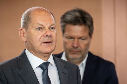 Olaf Scholz und Robert Habeck vor einer Sitzung im Kanzleramt