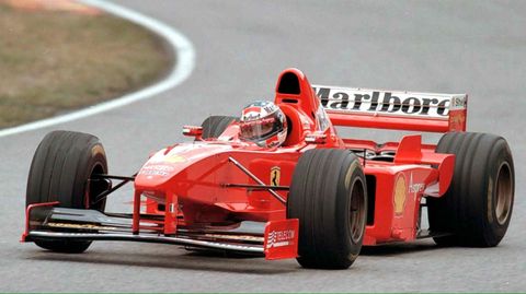Michael Schumacher im Jahr 1998 während der Testfahrten mit dem neuen Ferrari F300 in Mugello