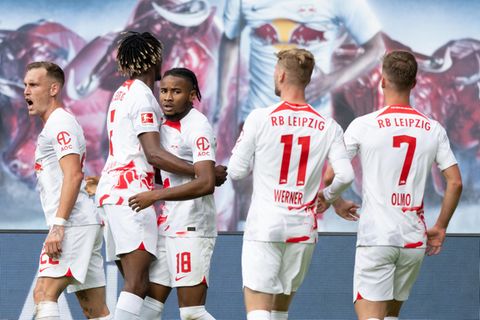 RB Leipzig: Christopher Nkunku (2.v.r.) feiert sein Tor gegen den 1. FC Köln
