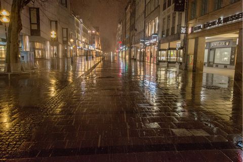 Der Einzelhandel fürchtet, das die Kundschaft ausbleibt (hier die Kaufingerstraße in München im Corona-Lockdown)