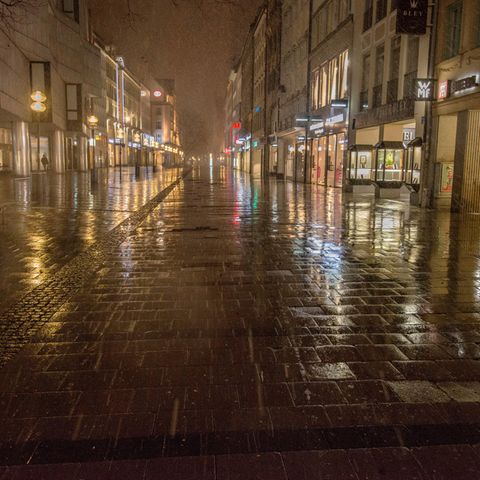 Der Einzelhandel fürchtet, das die Kundschaft ausbleibt (hier die Kaufingerstraße in München im Corona-Lockdown)
