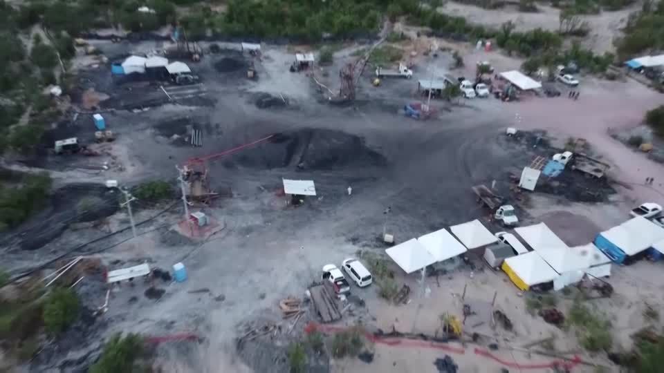 Video: Mexikanische Bergarbeiter seit 19 Tagen eingeschlossen
