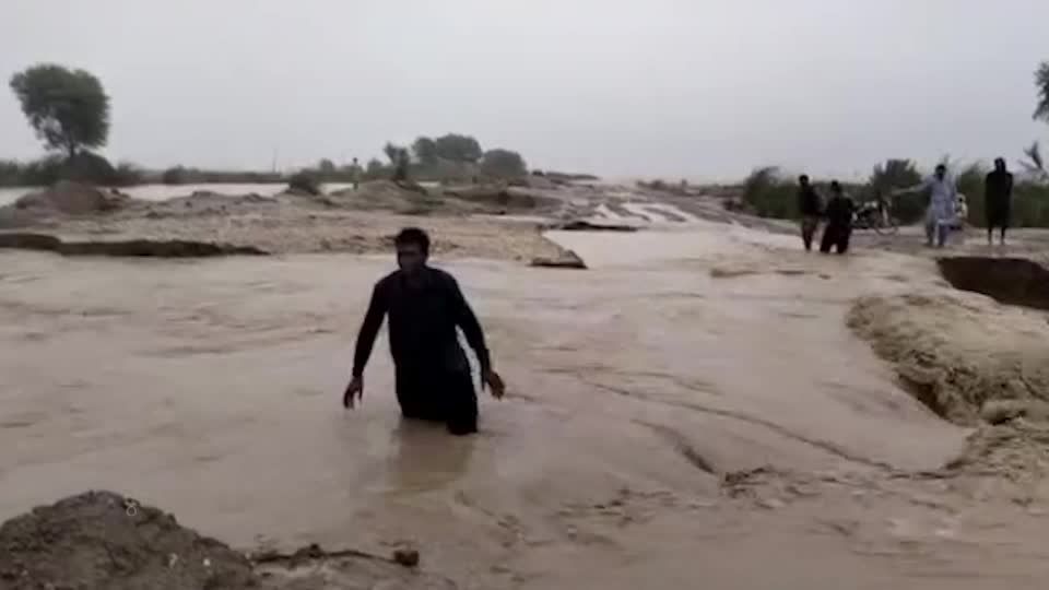 Video: Überschwemmungen in Pakistan - Rund 800 Tote in zwei Monaten