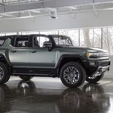 GMC Hummer SUV 2023