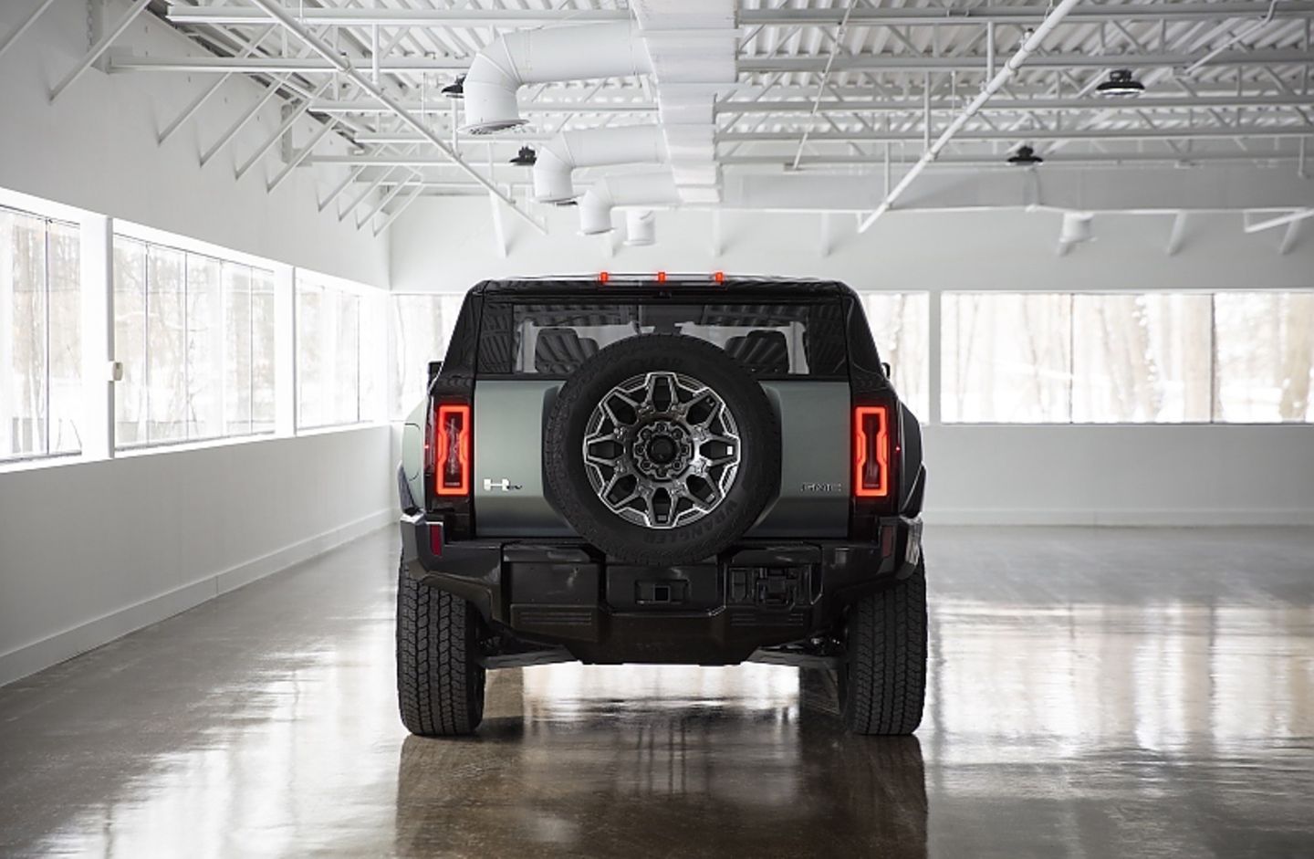 GMC Hummer SUV 2023
