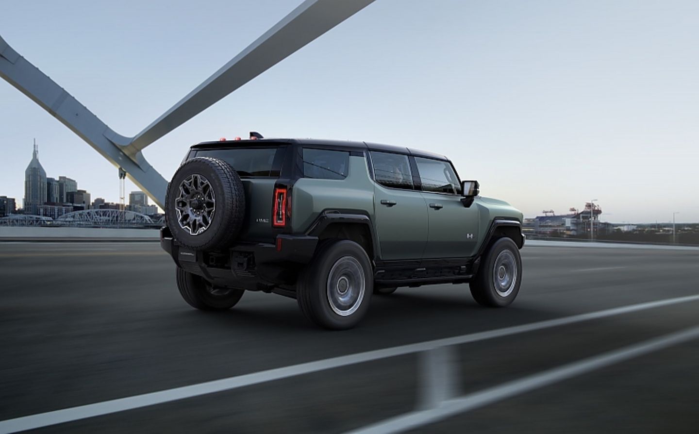 GMC Hummer SUV 2023