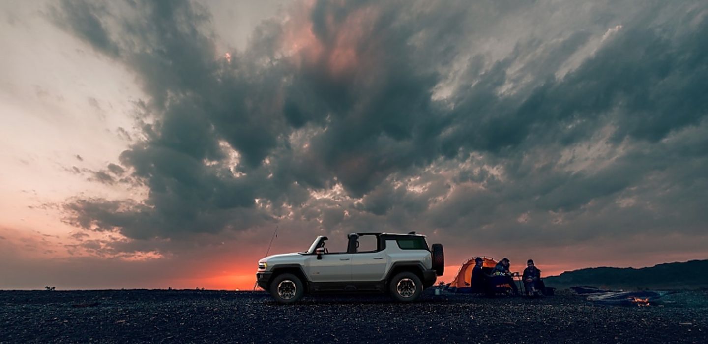 GMC Hummer SUV 2023