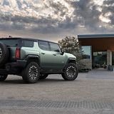 GMC Hummer SUV 2023