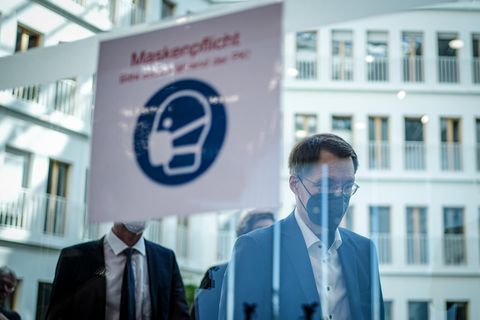 Corona-Herbst: Streit um die Maskenpflicht