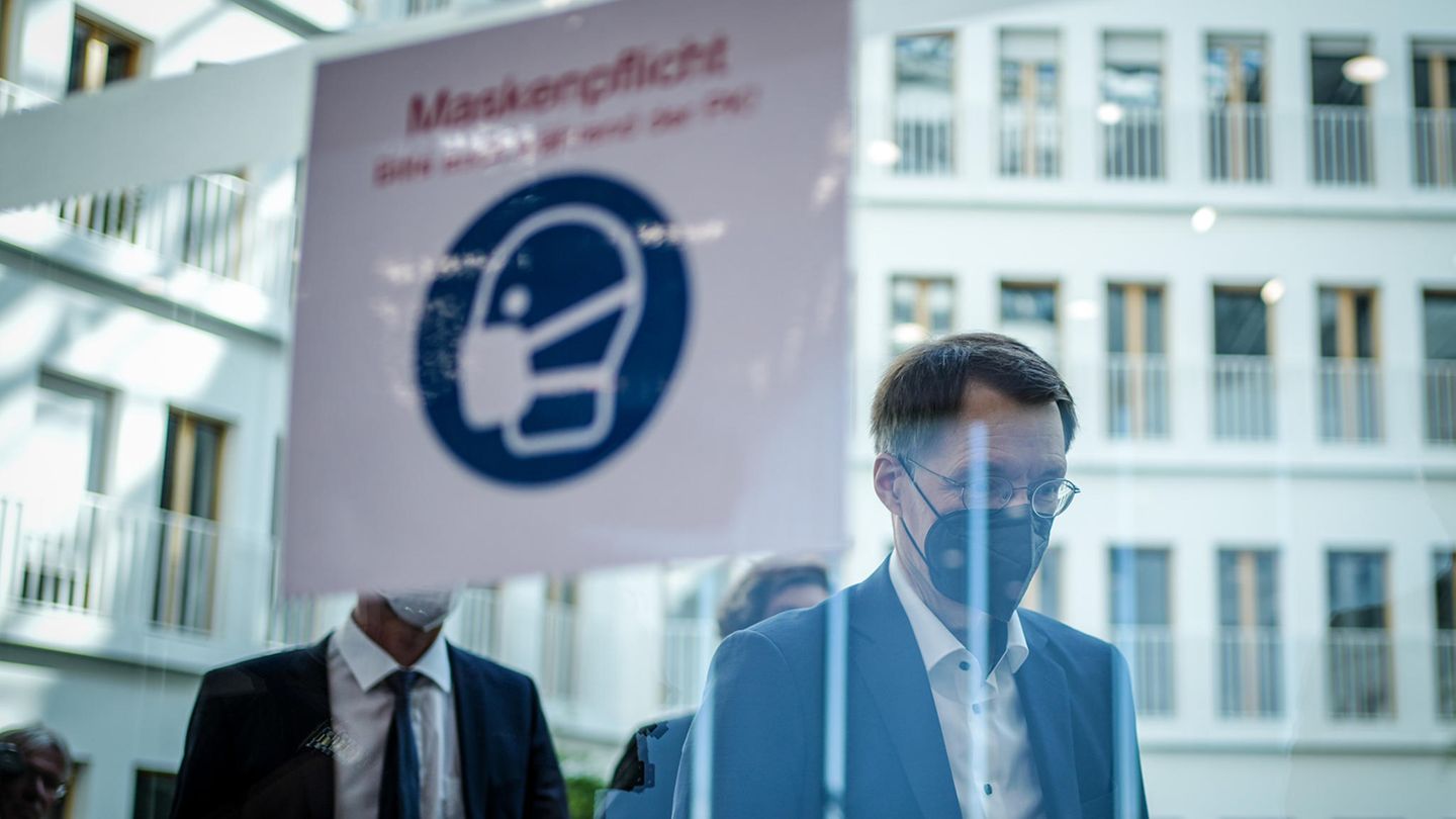 Corona-Herbst: Streit um die Maskenpflicht