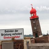 Schiefer Molenturm Bremerhaven