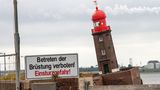 Schiefer Molenturm Bremerhaven