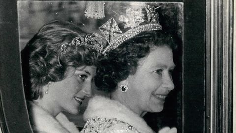 Prinzessin Diana und Königin Elisabeth II