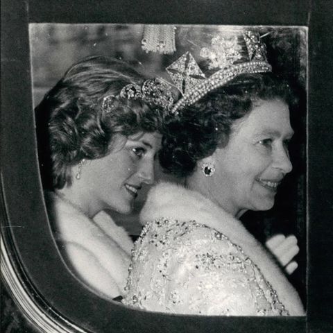 Prinzessin Diana und Königin Elisabeth II