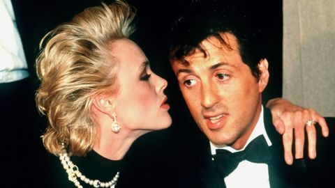 Nicht mal ein Jahr nach der Scheidung folgte Ehe Nummer zwei: Mit Model Brigitte Nielsen besuchte Stallone sogar den damaligen Präsidenten Ronald Reagan im Weißen Haus. Das Eheaus nach zwei Jahren beschäftigte die Klatschpresse über Monate.