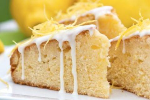 Im Handumdrehen fertig: Saftiger Zitronen-Joghurtkuchen