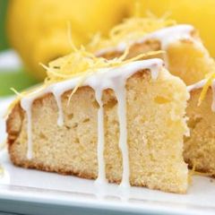 Im Handumdrehen fertig: Saftiger Zitronen-Joghurtkuchen