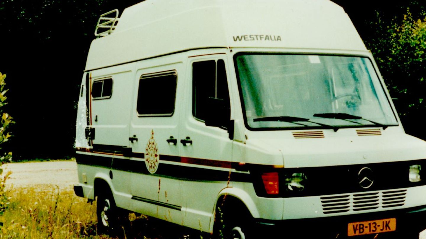 Ein Wohnmobil von Mercedes, Typ Westfalia