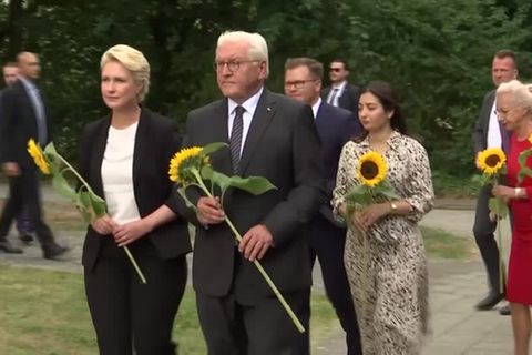 Video: Steinmeier erinnert an "Tage der Schande" in Rostock