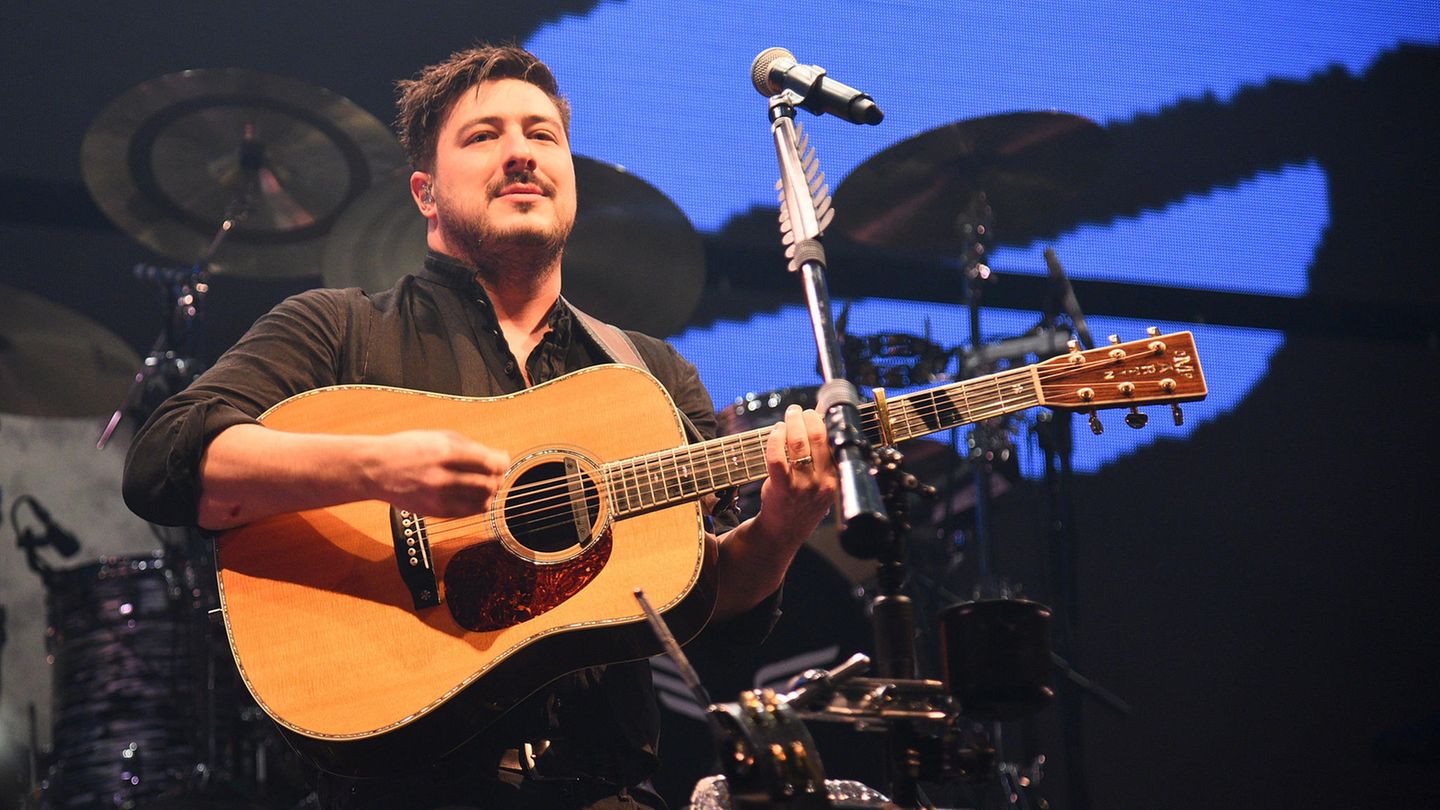 Frontmann von "Mumford & Sons": Marcus Mumford 2019 bei einem Konzert in Kalifornien Marcus Mumford 2019 bei einem Konzert in Kalifornien