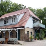 Insgesamt gibt es 33 Zimmer und fünf Garagenstellplätze.