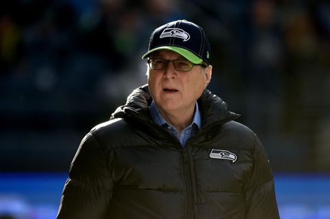 Paul Allen im Jahr 2014 mit einer Baseball-Mütze auf dem Kopf