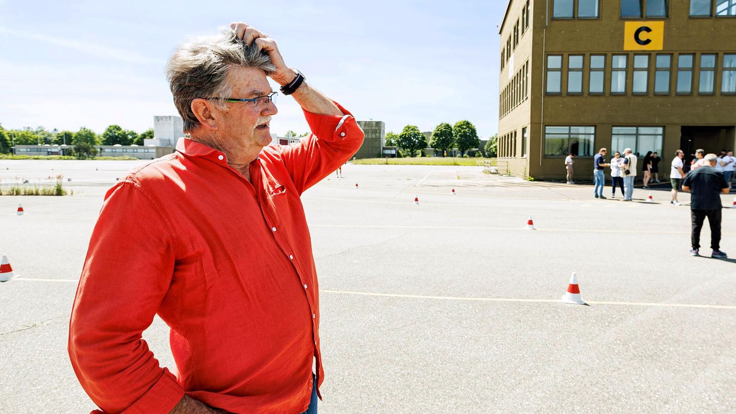 Der ehemalige Bundeswehrsoldat Hans Völkl, 71, war zuständig für die Flugberatung und Flugpläne