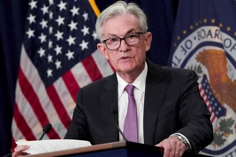 Video: Powell stimmt Märkte auf strammen Zinskurs ein