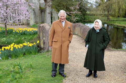 Königin Elisabeth II. und Prinz Charles