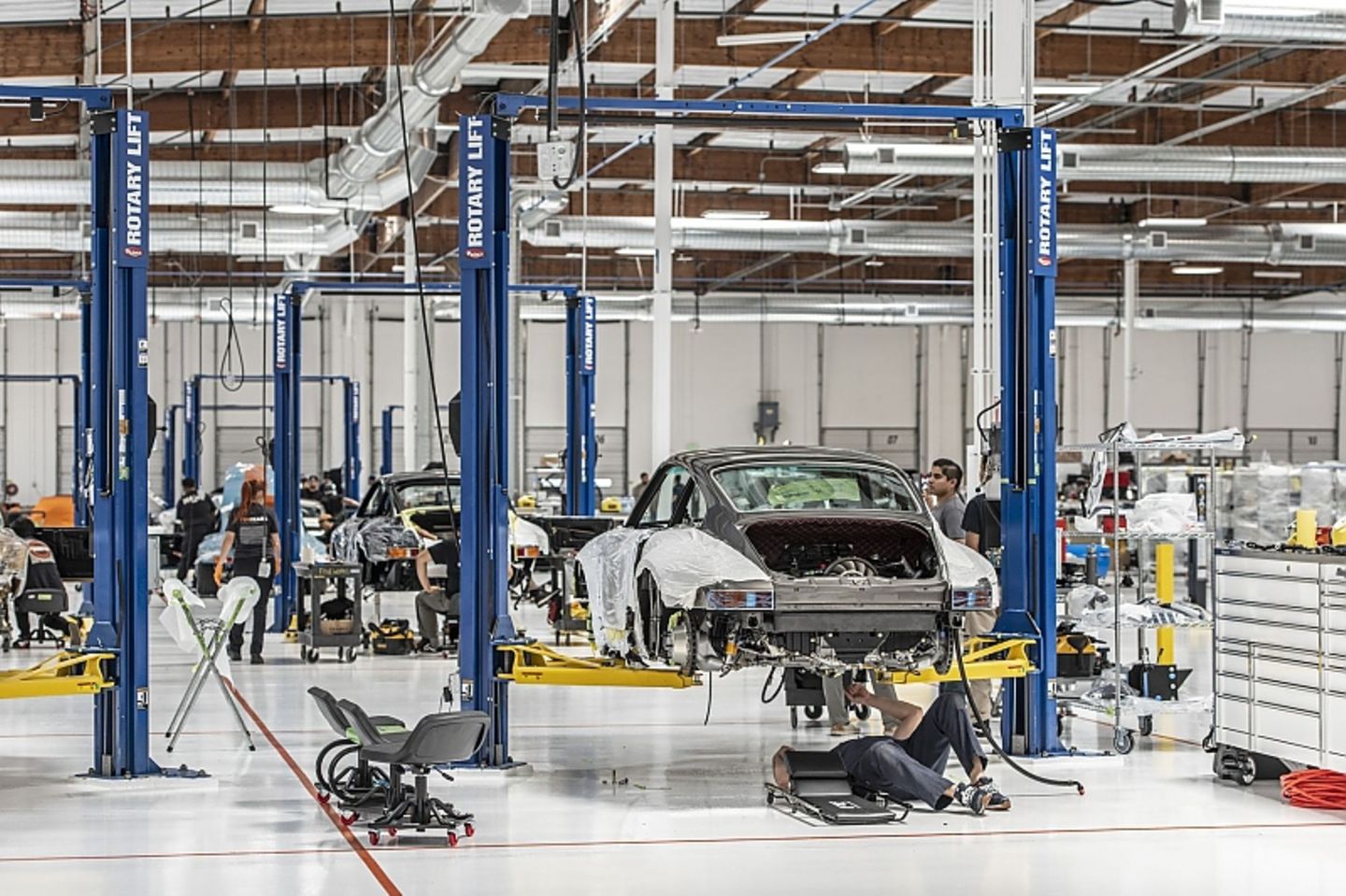 Singer Vehicle Design hat unlängst eine Manufaktur in Torrance eröffnet