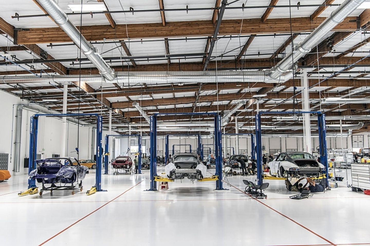 Singer Vehicle Design hat unlängst eine Manufaktur in Torrance eröffnet