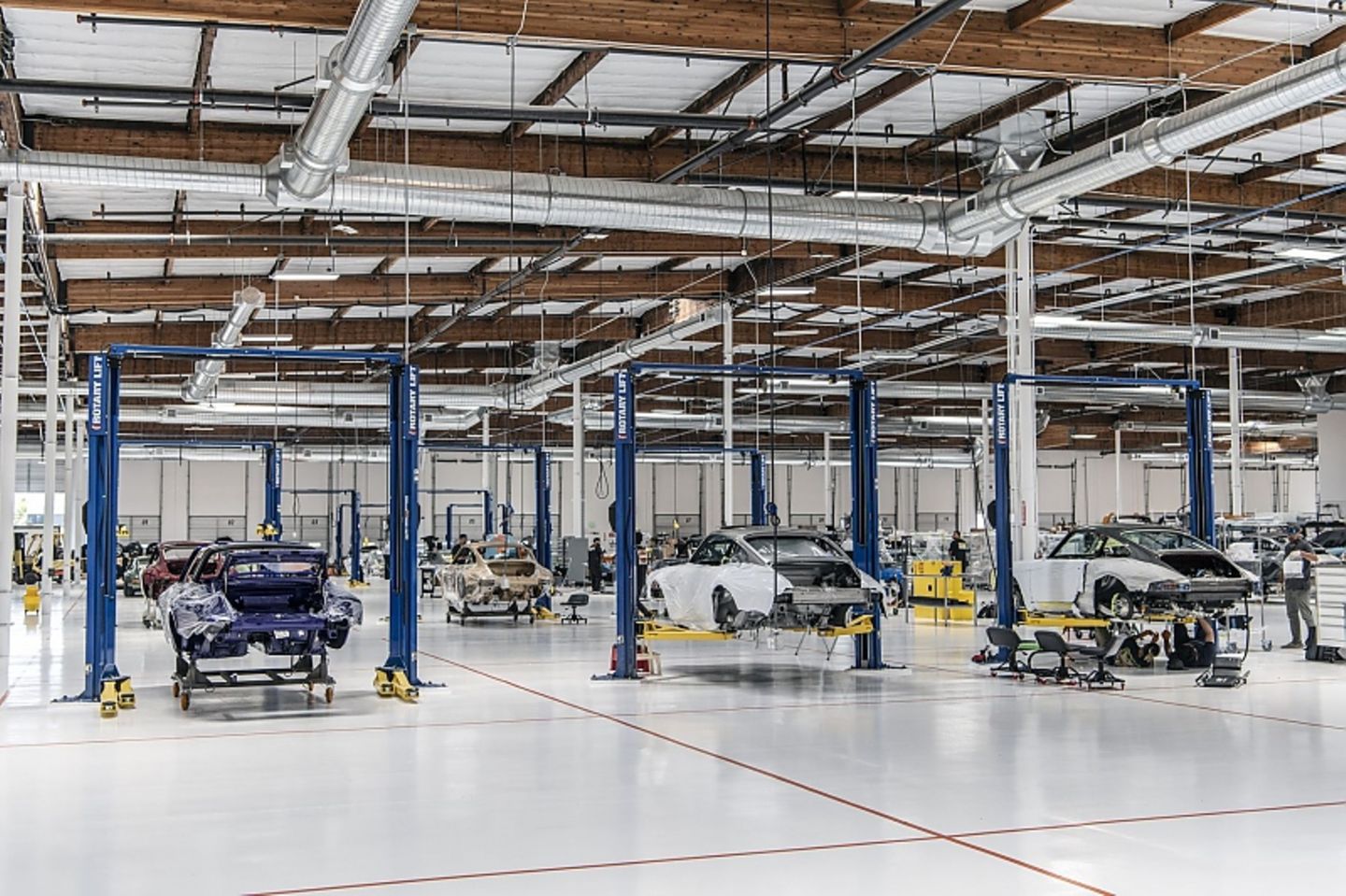 Singer Vehicle Design hat unlängst eine Manufaktur in Torrance eröffnet