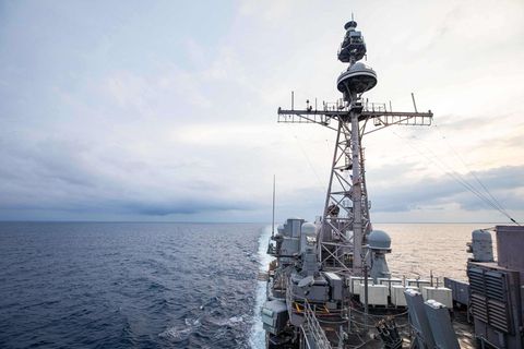Ein von der US Navy veröffentlichtes Bild zeigt die USS Chancellorsville auf ihrem Weg durch die Straße von Taiwan