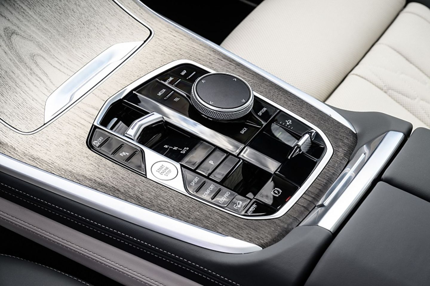 BMW X7 xDrive40i MJ 2023