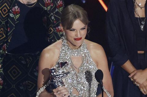 Sängerin Taylor Swift im Glitzer-Kleider