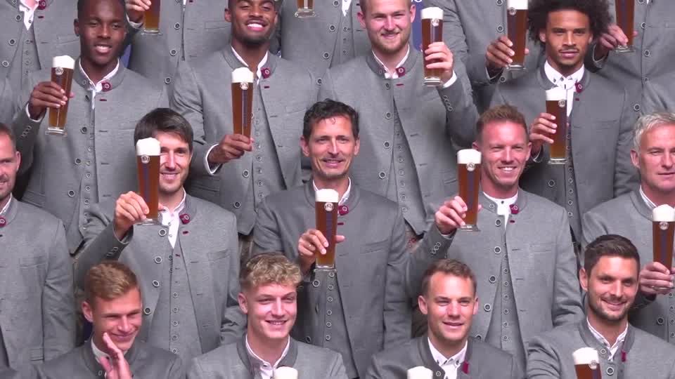 Video: FC Bayern zeigt sich zünftig Video: FC Bayern zeigt sich zünftig