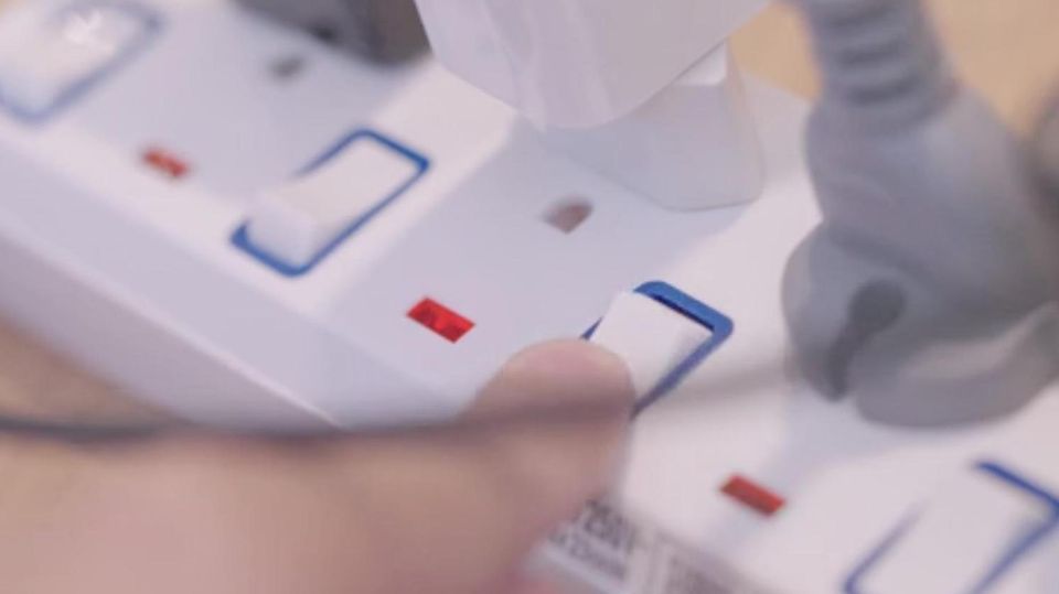 Diese vier Haushaltsgeräte werden über Nacht zu wahren Stromfressern Diese vier Haushaltsgeräte werden über Nacht zu wahren Stromfressern