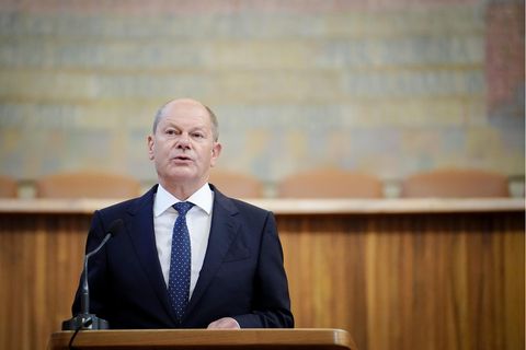 Bundeskanzler Olaf Scholz (SPD) an der Karls-Universität in Prag