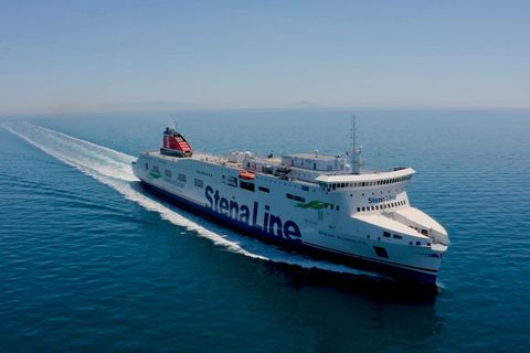 Die "Stena Scandica" fährt auf dem Meer