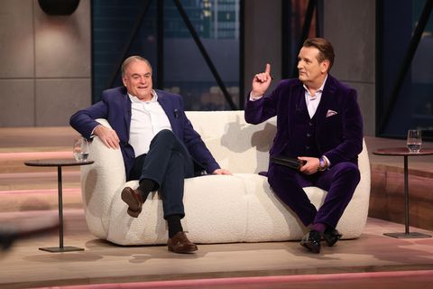 Löwen-Fusion: Die Investoren Georg Kofler (links) und Ralf Dümmel machen fortan gemeinsame Sache, das Sofa soll aber schnell wieder aus der Show verschwinden