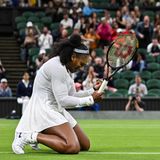 Ein letztes Mal Wimbledon, wo sie ein Comeback feiert, aber in der ersten Runde scheitert