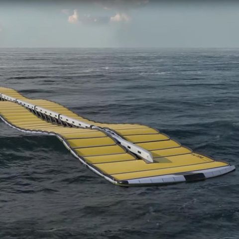 Das Wellenkraftwerk von Sea Wave Energy liegt einfach auf dem Wasser