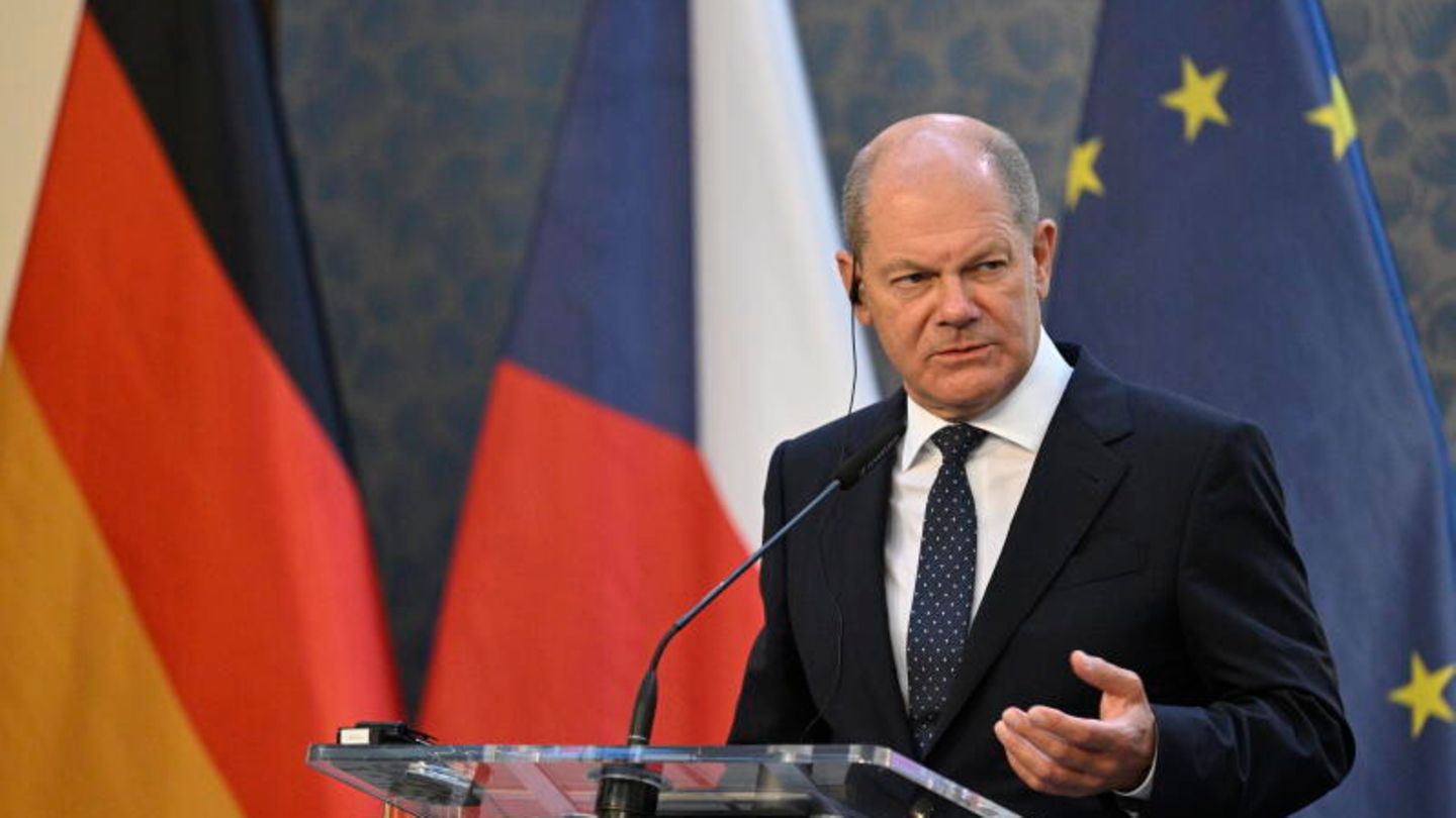 Bundeskanzler Scholz während seiner Rede in der Prager Universität