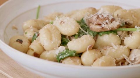 Perfekt für den Feierabend: Herbstliches Gnocchi-Rezept vom Backblech