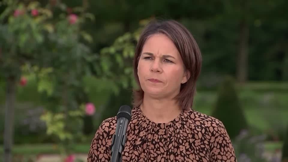 Bundesaußenministerin: Baerbock zu Russen-Visa: Dürfen nicht die Falschen bestrafen