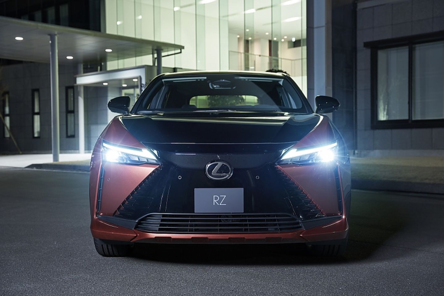 Lexus RZ 450e