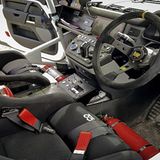 Der Innenraum des Land Rover Bowler Defender ist für den Rennsport optimiert