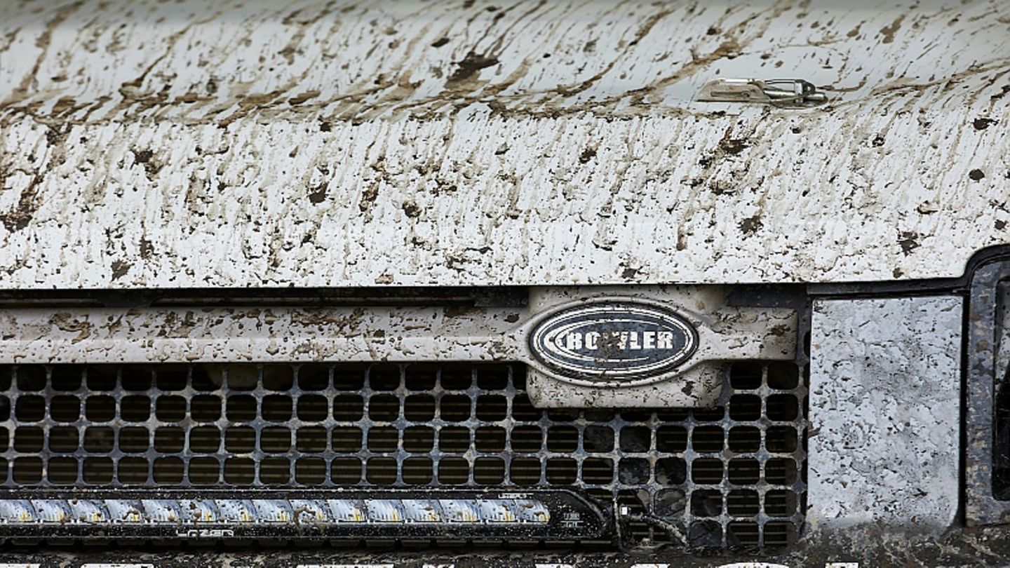 Land Rover Bowler Defender