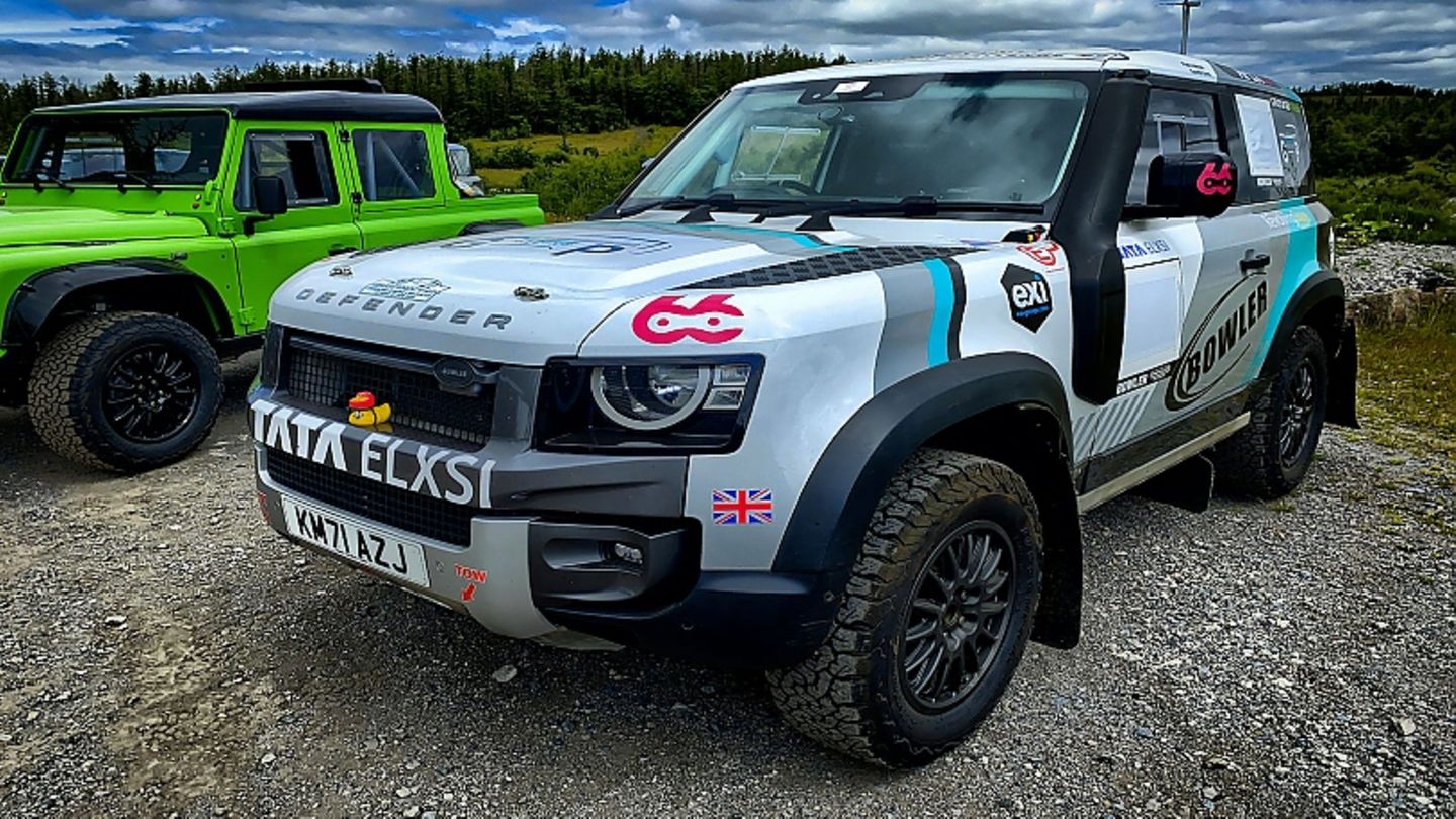 Land Rover Bowler Defender